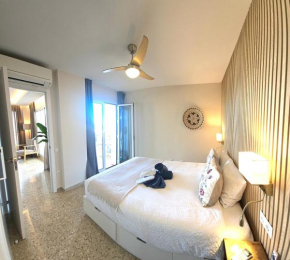 Sea Views and big balcony BY NAMASTE ELITE